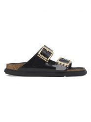 Birkenstock Skórzane klapki "Arizona" w kolorze czarnym rozmiar: 36. Czarne klapki damskie Birkenstock, bez wzorów, bez obcasa. Za 438.21 zł.
