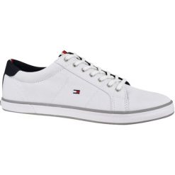 Buty Tommy Hilfiger Harlow 1D FM0FM00596-100 białe. Białe buty sportowe na co dzień męskie z gumy, bez zapięcia. Za 414.66 zł.