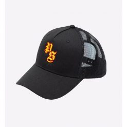 Czapka z daszkiem trucker Pogoń Szczecin - czarna. Czarne czapki z daszkiem damskie POGOŃ, z aplikacjami, z bawełny. Za 79.99 zł.