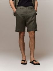 Lniane szorty regular fit - zielony. Zielone szorty męskie Reserved, bez wzorów. Za 169.99 zł.
