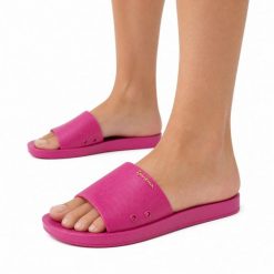 Klapki damskie Ipanama 83583 ANAT CLASSIC SLIDE FEM. Czerwone klapki damskie Ipanema, bez wzorów, z materiału, bez obcasa. Za 55.00 zł.
