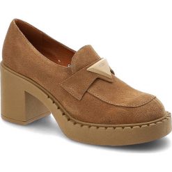 Beżowe Półbuty Lamanti Skórzane Eleganckie Buty Na Obcasie. Brązowe półbuty damskie LAMANTI, bez wzorów, ze skóry, eleganckie, bez obcasa, na obcasie. Za 359.00 zł.