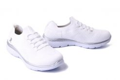 RIEKER M5074-80 white, półbuty damskie. Białe półbuty damskie Rieker, bez wzorów, bez obcasa. Za 329.90 zł.