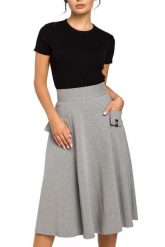 Spódnica rozkloszowana z wysokim stanem i kieszeniami szara. Szare spódniczki damskie Sukienki.shop, xl, bez wzorów, z bawełny, biznesowe, z podwyższonym stanem, rozkloszowane. Za 129.00 zł.
