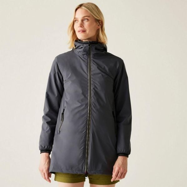 Kurtka turystyczna przeciwdeszczowa damska Lioka wodoodporna. Szare kurtki damskie Regatta, bez wzorów, z tkaniny, bez kaptura. Za 169.99 zł.