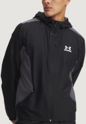 Kurtka Mężczyzna UNDER ARMOUR UA TECH SPORT WOVEN JKT. Czarne kurtki outdoor męskie Under Armour, m, bez wzorów, z materiału. Za 370.95 zł.
