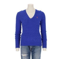 Second life - Damski sweter z dekoltem w serek i warkoczowym - Jak nowy. Niebieskie golfy damskie Ralph Lauren, bez wzorów, bez ramiączek. Za 255.56 zł.