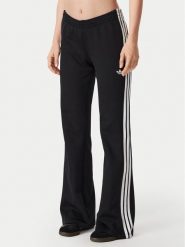 Adidas Spodnie dresowe 3S Flared KQ6424 Czarny Regular Fit. Czarne spodnie dresowe damskie Adidas, s, bez wzorów, z bawełny. Za 329.99 zł.