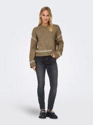 ONLY Sweter "Amanda" w kolorze jasnobrązowym rozmiar: M. Brązowe swetry klasyczne damskie Only, m, ze splotem, bez kołnierzyka. Za 74.63 zł.