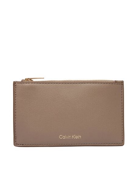 Calvin Klein Portfel Foil Logo Top Zip Cardcase LV04F1090G Beżowy. Brązowe portfele damskie CALVIN KLEIN, bez wzorów, ze skóry. Za 209.99 zł.