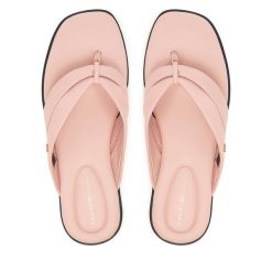 Japonki Tommy Hilfiger. Czerwone klapki damskie Tommy Hilfiger, bez wzorów, bez obcasa. Za 359.99 zł.