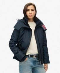 Kurtka przeciwwiatrowa z kapturem na góry. Niebieskie kurtki damskie Superdry., xs, bez wzorów, z bawełny, z kapturem. Za 526.40 zł.