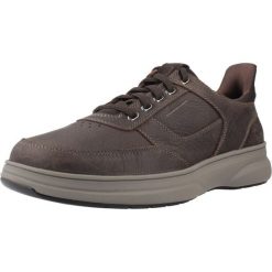 Buty CLARKS MULLAN EASY Brązowy. Brązowe buty trekkingowe męskie Clarks, ze skóry, bez zapięcia, trekkingowe. Za 412.99 zł.
