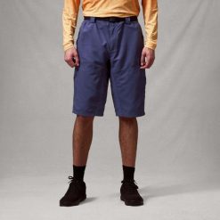Szorty Endura Hummvee. Niebieskie szorty męskie ENDURA, bez wzorów, z materiału, street. Za 319.99 zł.
