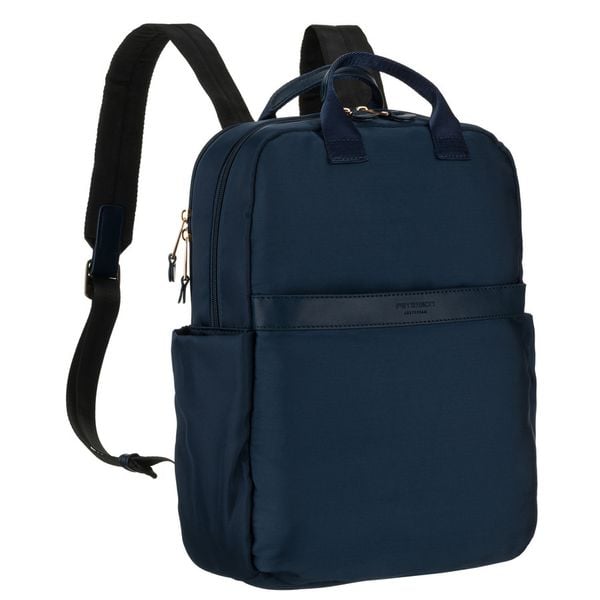 Granatowy, nylonowy plecak damski na regulowanych szelkach zamykany suwakiem - Peterson. Niebieskie plecaki damskie Peterson, bez wzorów, z nylonu. Za 119.99 zł.