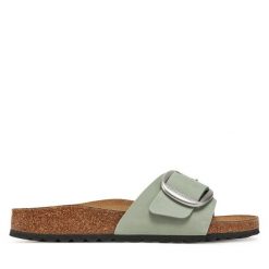 Klapki Birkenstock. Zielone klapki damskie Birkenstock, bez wzorów, bez obcasa. Za 539.99 zł.