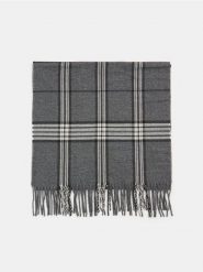 Szalik w kratę - szary. Szare szaliki męskie Sinsay, bez wzorów. Za 39.99 zł.