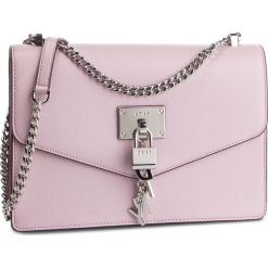 Torebka DKNY - Elissa R813H281 Lt Lavender LLV. Czerwone torebki klasyczne damskie DKNY, bez wzorów, ze skóry, wizytowe, bez kołnierzyka, bez ramiączek. W wyprzedaży za 639.00 zł.