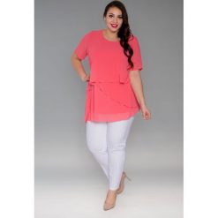 Lekka zwiewna koralowa szyfonowa tunika oversize duże rozmiary NOWOŚĆ. Pomarańczowe tuniki damskie Moda Size Plus Iwanek, l, bez wzorów, z szyfonu, eleganckie, z asymetrycznym kołnierzem, bez ramiączek. Za 119.00 zł.