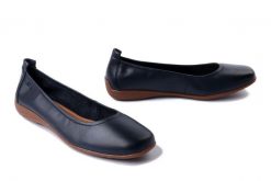 JOSEF SEIBEL 74801 133 525 Fenja 01 indigo, baleriny damskie. Niebieskie baleriny damskie Josef Seibel, bez wzorów, ze skóry, bez obcasa. Za 339.90 zł.