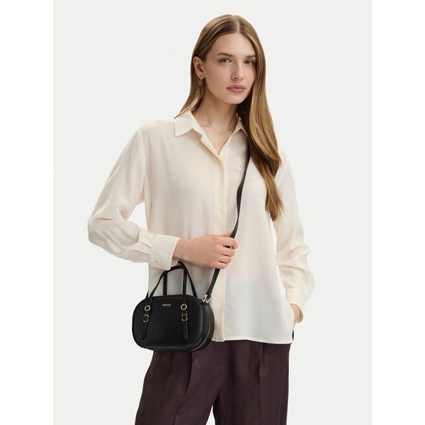 Torebka HUGO. Czarne torebki klasyczne damskie Hugo, bez wzorów, bez dodatków. Za 679.99 zł.