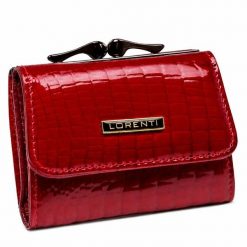 Mały portfel damski z lakierowanej skóry naturalnej w czerwonym kolorze - Lorenti. Czerwone portfele damskie LORENTI, bez wzorów, z lakierowanej skóry. Za 48.99 zł.