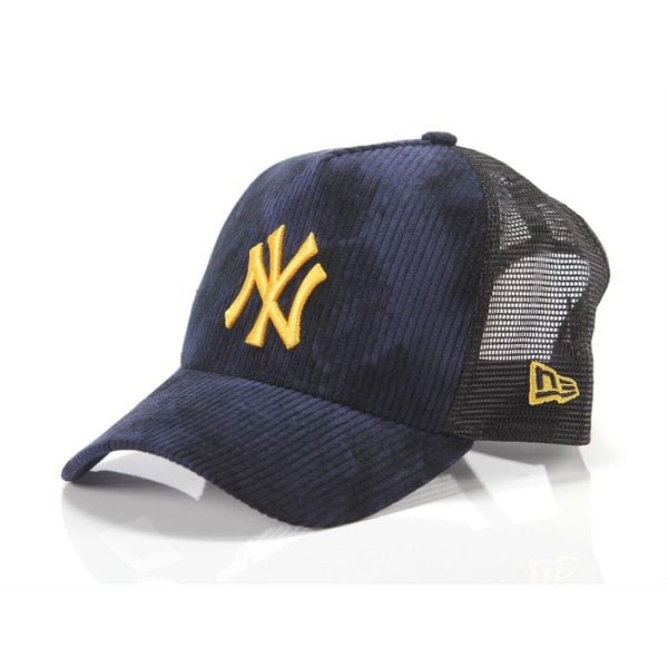 Czapka typu Trucker New York Yankees Tie Dye Cord. Niebieskie czapki męskie New Era, bez wzorów, z materiału. Za 181.20 zł.
