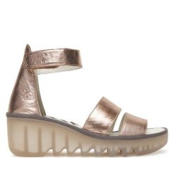 Sandały Fly London. Żółte sandały damskie Fly London, bez wzorów, bez obcasa, na koturnie. Za 547.99 zł.