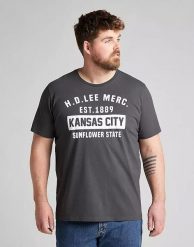 MĘSKI T-SHIRT LEE SS KANSAS CITY TEE WASHED BLACK L60TFEON 112113541. Czarne t-shirty męskie Lee, l, bez wzorów, bez kołnierzyka. Za 69.99 zł.