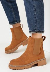 Brązowe Botki Sztyblety z Lamówką z Cyrkonii Miho. Brązowe botki damskie Born2be, z jeansu, eleganckie, bez obcasa, na obcasie, bez zapięcia. Za 179.99 zł.
