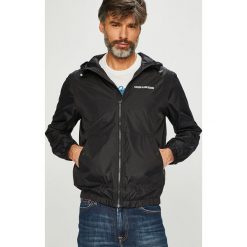 Calvin Klein Jeans - Kurtka. Czarne kurtki męskie Calvin Klein Jeans, l, bez wzorów, z jeansu, z kapturem. W wyprzedaży za 359.90 zł.