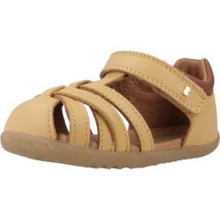 Sandały BOBUX CROSS JUMP Jasnobrązowy. Brązowe sandały damskie Bobux, bez wzorów, ze skóry, bez obcasa. Za 333.99 zł.