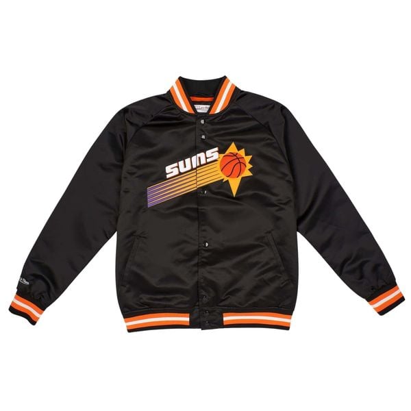 Lekka satynowa kurtka Phoenix Suns. Czarne kurtki męskie Mitchell & Ness, bez wzorów, z satyny, sportowe, bez kaptura. Za 474.00 zł.