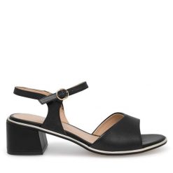 Sandały Lasocki. Czarne sandały damskie Lasocki, bez wzorów, bez obcasa, na słupku. Za 159.99 zł.