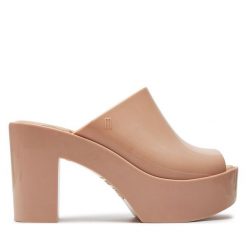Klapki Melissa. Brązowe klapki damskie Melissa, bez wzorów, bez obcasa. Za 439.99 zł.