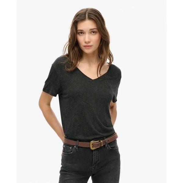 T-shirt z dekoltem w serek i haftowanym napisem dla kobiet Superdry Studio. Czarne t-shirty damskie Superdry., l, z aplikacjami, bez kołnierzyka. Za 127.35 zł.