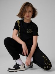 4F T-shirt regular z nadrukiem dziecięcy 4F x Bartosz Zmarzlik - czarny 158/164 (12-14 lat). Czarne koszulki dziewczęce 4f, uniwersalny, bez wzorów, z bawełny, bez ramiączek. Za 79.99 zł.