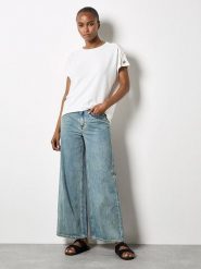 Apricot Koszulka w kolorze białym rozmiar: S. Białe bluzki damskie Apricot, s, z aplikacjami, bez kołnierzyka. Za 53.17 zł.