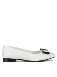 Lasocki Baleriny RST-KOLETTA-41 Biały. Białe baleriny damskie Lasocki, bez wzorów, ze skóry, bez obcasa. Za 169.99 zł.