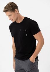 T-shirt z kieszenią TM-SVEN. T-shirty męskie Volcano, l, bez wzorów, z bawełny, bez kołnierzyka. Za 69.99 zł.