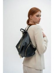 Christian Laurier Skórzany plecak "Racha" w kolorze czarnym - 30 x 40 x 16 cm rozmiar: onesize. Czarne plecaki damskie Christian Laurier, bez wzorów, z materiału. Za 435.11 zł.