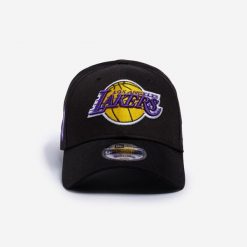 Czapka z daszkiem do koszykówki NBA New Era Los Angeles Lakers. Czapki męskie New Era, z aplikacjami, z bawełny, eleganckie. Za 79.99 zł.