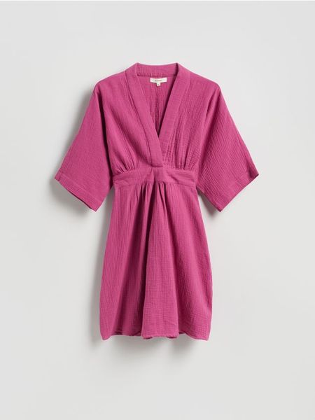 Muślinowa sukienka - brudny róż. Czerwone sukienki damskie Reserved, na co dzień, l, bez wzorów, z bawełny, bez kołnierzyka, bez ramiączek, proste. Za 159.99 zł.