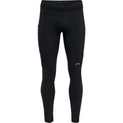Legginsy Newline core. Czarne spodnie sportowe męskie Newline, z dzianiny. Za 252.50 zł.