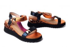 Artiker Relaks 58C1371 orange, sandały damskie. Pomarańczowe sandały damskie Artiker Relaks, bez wzorów, ze skóry, bez obcasa, na koturnie. Za 294.90 zł.