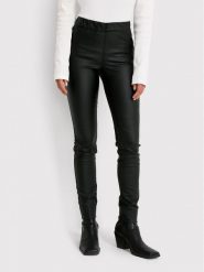 Kaffe Spodnie z imitacji skóry Ada Coated 10501626 Czarny Slim Fit. Czarne spodnie materiałowe damskie Kaffe, bez wzorów, ze skóry. Za 269.99 zł.