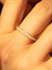 L instant d Or Złoty pierścionek "Amour Innocent" z cyrkoniami rozmiar: 56. Żółte pierścionki damskie L instant d Or, z cyrkonią, złote. Za 861.99 zł.