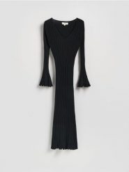 Prążkowana sukienka z wiskozy - czarny. Czarne sukienki damskie Reserved, l, bez wzorów, z dzianiny, bez kołnierzyka, bez ramiączek, dopasowane. Za 179.99 zł.