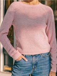 Basic sweter z długimi rękawami - różowy. Czerwone swetry klasyczne damskie Sinsay, l, bez kołnierzyka. Za 39.99 zł.