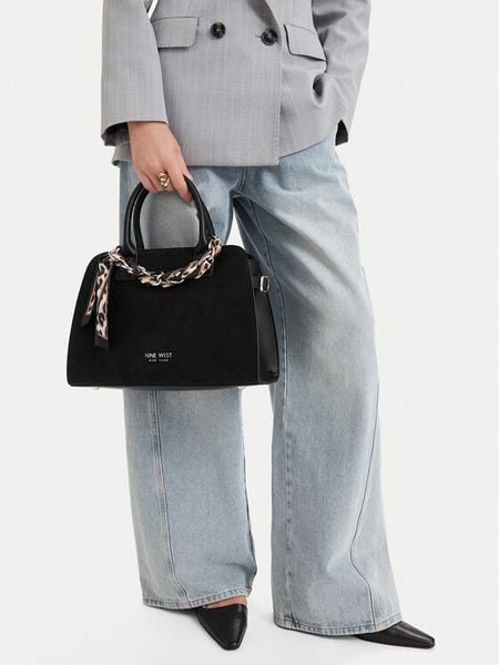 Nine West Torebka CEO-HELLESA-LDA9422 Czarny. Czarne torebki klasyczne damskie Nine West, bez wzorów, ze skóry, bez dodatków. Za 279.99 zł.